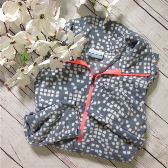 Columbia Tops - Columbia half zip pull over fleece